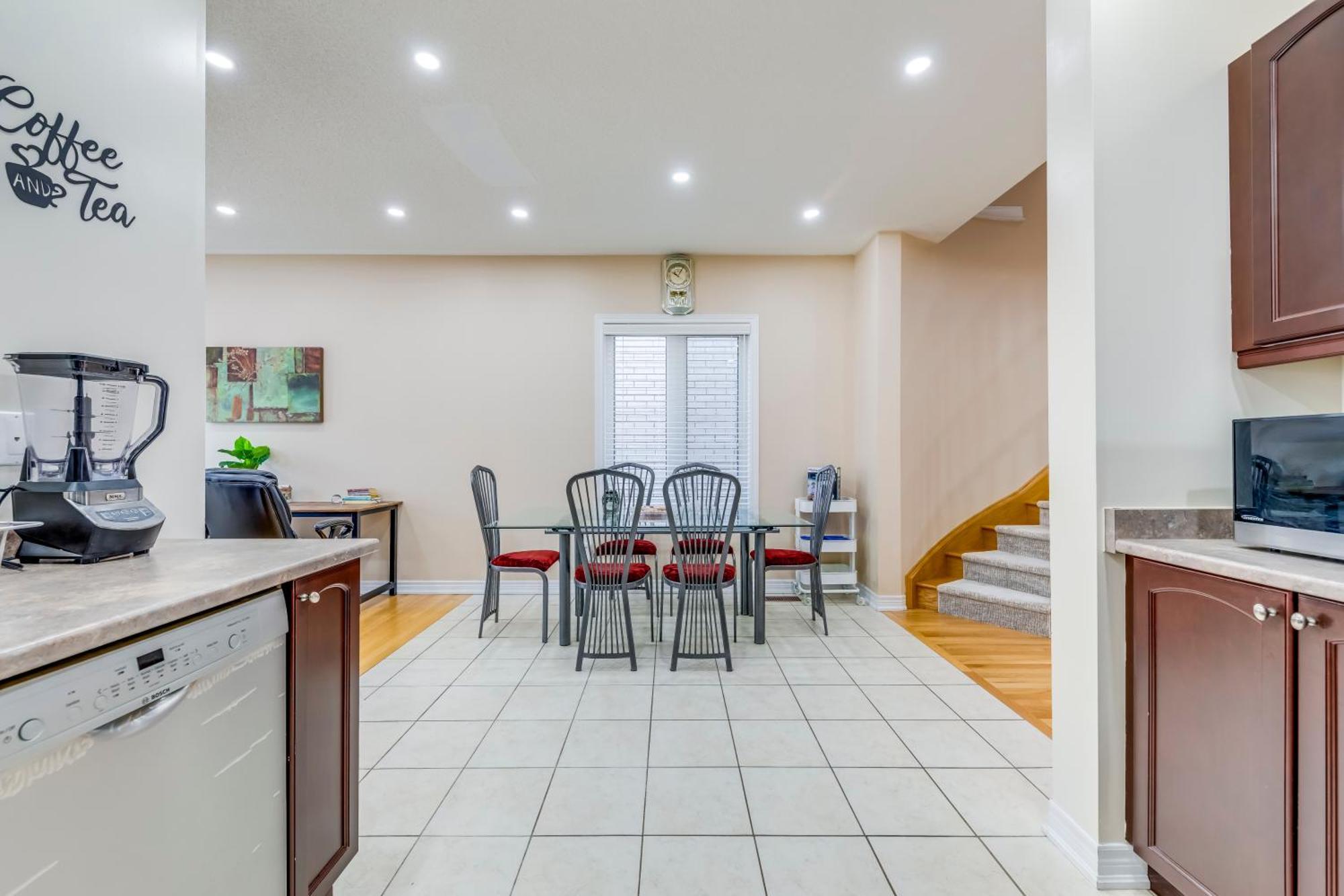 Avid Vacation Palace In Castlemore , Brampton Exterior photo
